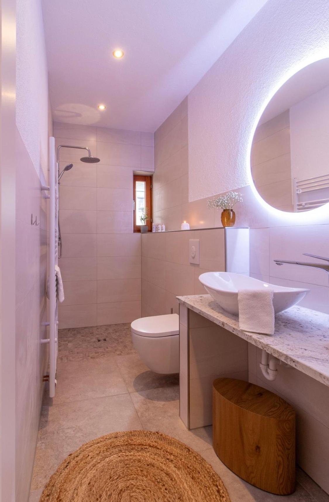 Stilvolles City-Apartment I Netflix I Wlan L Stellplatz I Zentral Шварценберг Экстерьер фото