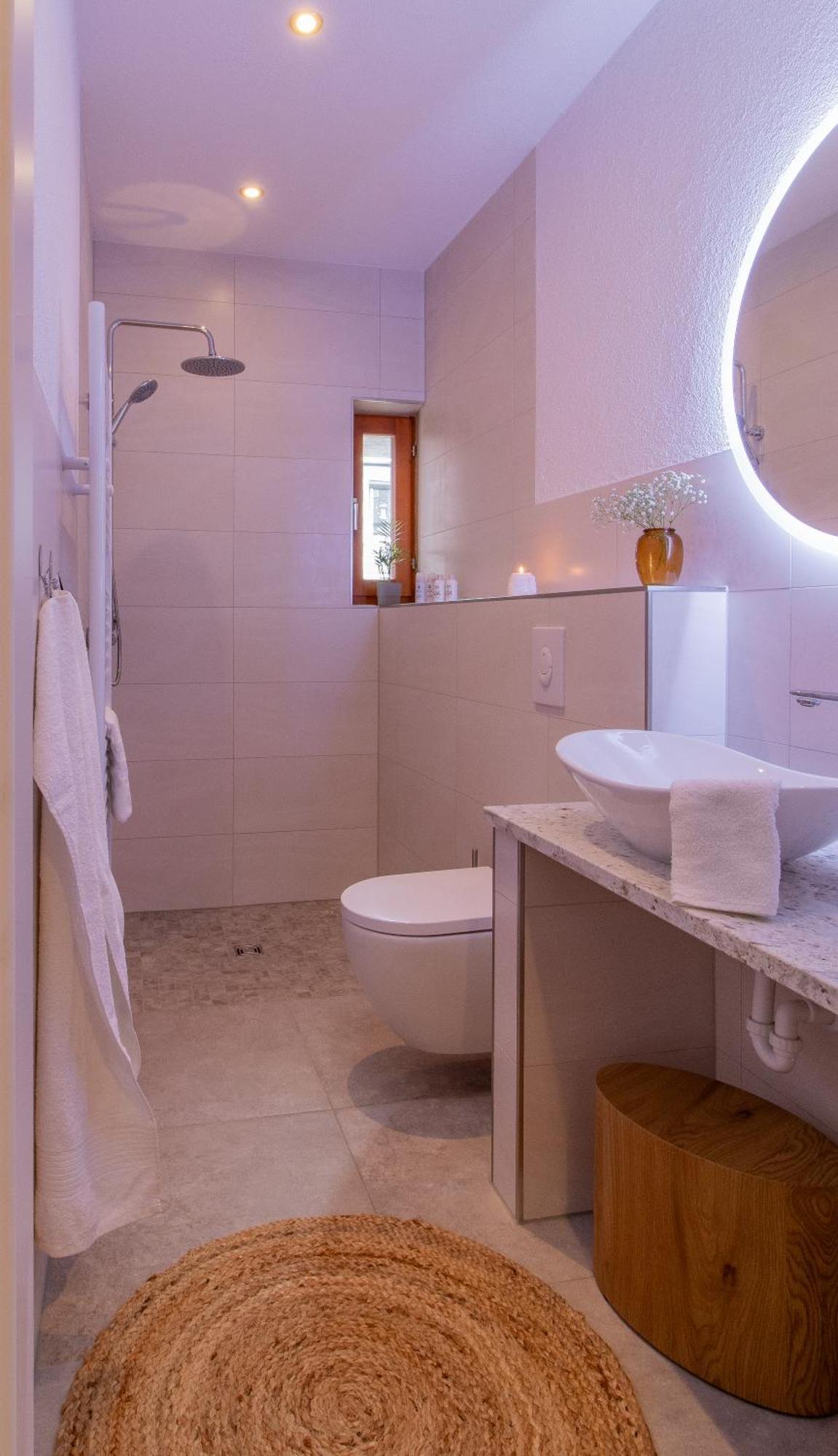 Stilvolles City-Apartment I Netflix I Wlan L Stellplatz I Zentral Шварценберг Экстерьер фото